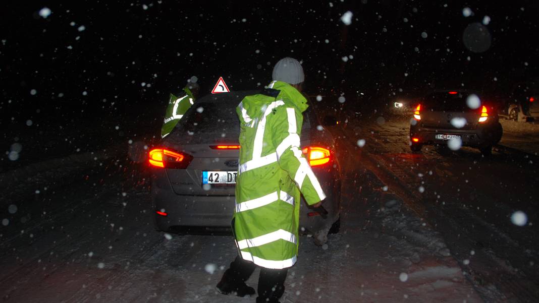 Alacabel'de yağmur kara dönüştü 3